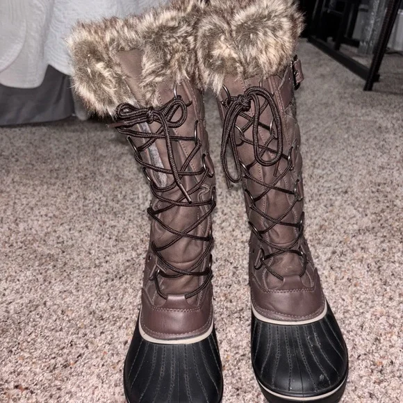 Dream Pairs Brown and Black Winter Boots - Picture 5 of 7